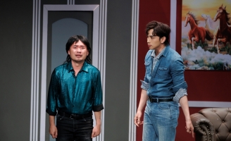 “Anh tài” Tiến Luật lần đầu làm đạo diễn sân khấu kịch với “Sinh nhật triệu đô”