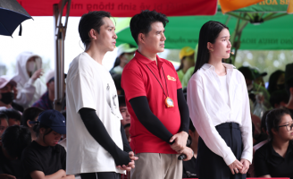 Bạch Công Khanh và Phương Anh đau lòng trước sự hiểu chuyện của cậu bé mồ côi