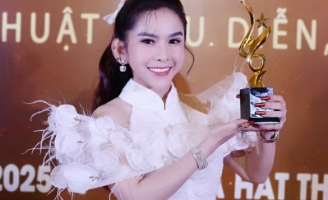 Bình Tinh lần thứ 2 được vinh danh “Gương mặt nghệ sĩ tiêu biểu ngành nghệ thuật”