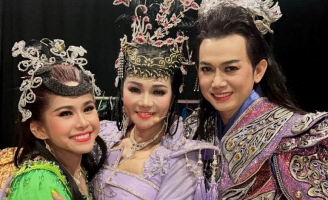 Bình Tinh, Ngọc Huyền, Thái Vinh hạnh phúc khi Đoàn Huỳnh Long được khán giả tại Pháp yêu mến 