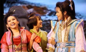 Bình Tinh tái diễn vở “San Hà Xã Tắc” sau đêm cháy vé