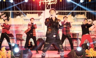 Đàm Vĩnh Hưng “khai mic” đầu năm với đêm nhạc hơn 1000 khán giả