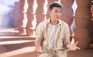 Đàm Vĩnh Hưng nhiều lần bật khóc khi hát “Chuyến xe chiều 30 Tết”