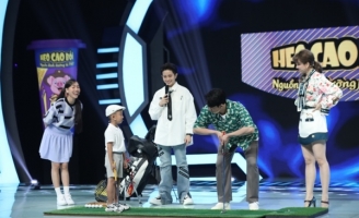 Hari Won, Trấn Thành, Diệu Nhi được siêu tài nhí 5 tuổi dạy đánh golf