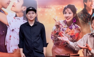 Hoài Lâm bất ngờ xuất hiện tại suất chiếu đặc biệt phim Sáng đèn