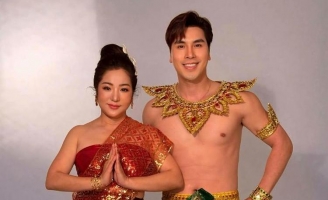 Hoàng Phi Kha phải đi dán tờ rơi vở kịch 