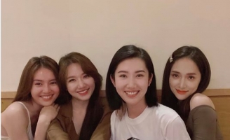 Hương Giang giữa lùm xùm chuyện tình cảm, Hội chị em vẫn luôn đồng hành