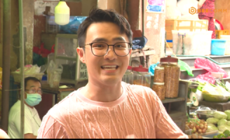 Huỳnh Lập không ngại làm phụ bếp ở “Cơm nhà Việt Nam”