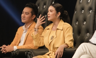 Lý Nhã Kỳ diện trang phục Chanel, đồng hồ Hublot ngồi ghế nóng Đánh thức đam mê