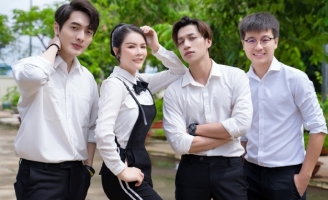 Lý Nhã Kỳ nhí nhảnh bên hot boy The Wings