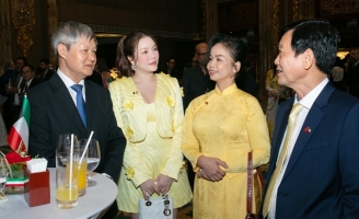 Lý Nhã Kỳ tái xuất trẻ trung với vai trò lãnh sự danh dự Romania