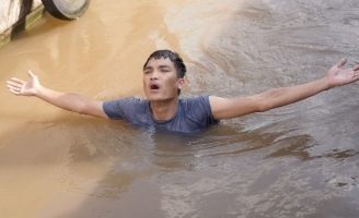 Mạc Văn Khoa bị Lý Hải “vắt ra nước” trong lần đầu đóng phim hành động