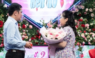 MC Quyền Linh tích cực mai mối cho trưởng phòng rước cô giáo về nhà