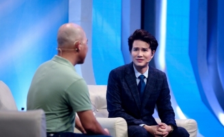 MC Vũ Mạnh Cường là người kết nối cảm xúc tại “Blouse trắng diệu kỳ”