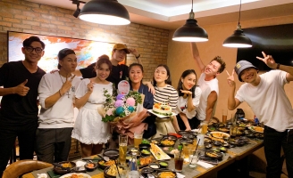 Nam Thư xúc động khi được Lý Nhã Kỳ và dàn sao tổ chức sinh nhật