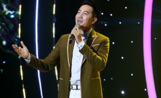 Nguyễn Phi Hùng xúc động khi hát lại bản hit làm nên tên tuổi cách đây 20 năm