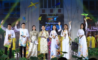 NTK Việt Hùng quảng bá hình ảnh TP.HCM qua BST “Tôi yêu thành phố”