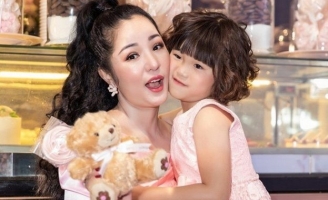 Thuý Nga: Tuổi 43 làm mẹ đơn thân bươn chải trên đất Mỹ