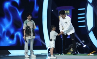 Trấn Thành bị siêu tài năng nhí 5 tuổi thái độ khi đòi học đánh golf