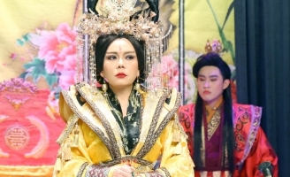 Việt Hương tái ngộ khán giả với kịch dài sau 15 năm