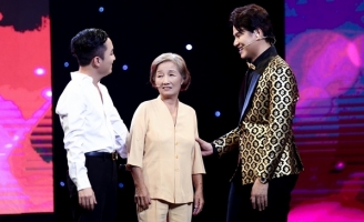 Vũ Mạnh Cường đồng cảm với hai chàng trai hát cảm ơn mẹ