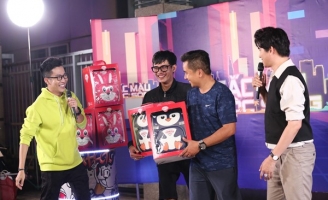 Vũ Mạnh Cường thích thú khám phá tiệm chè tuổi thơ có tuổi đời hơn 55 năm